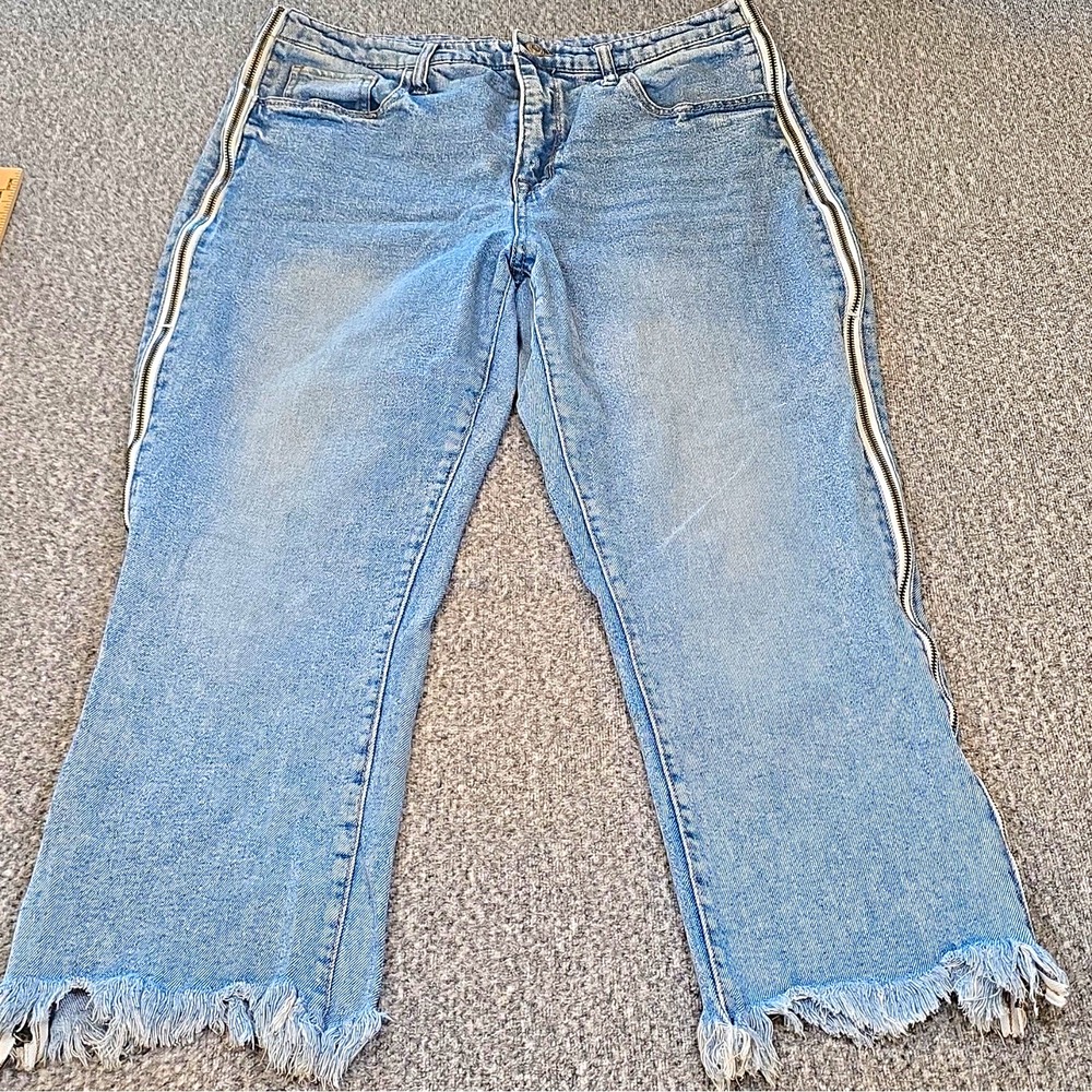 Wild Fable Womens Wide-Leg Jeans Light Wash Raw Hem Size 14 Blue Denim